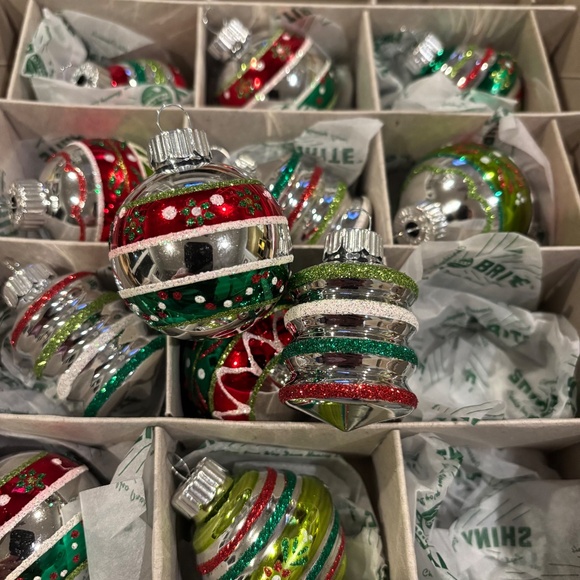 New 2017 Radko Shiny Brite glass ornaments - Picture 3 of 6